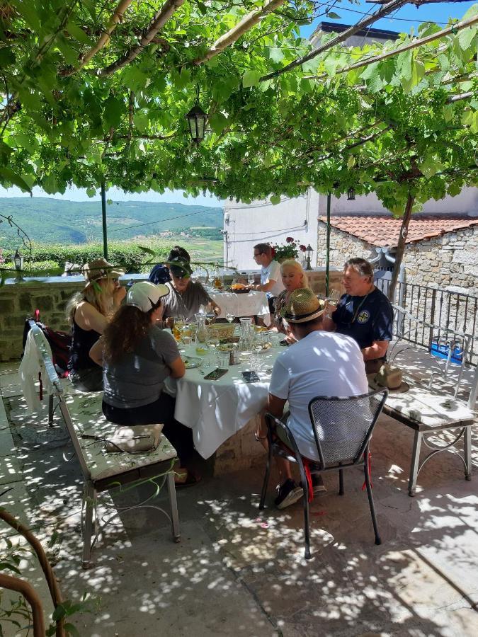 Guesthouse Villa Marija Motovun Bagian luar foto