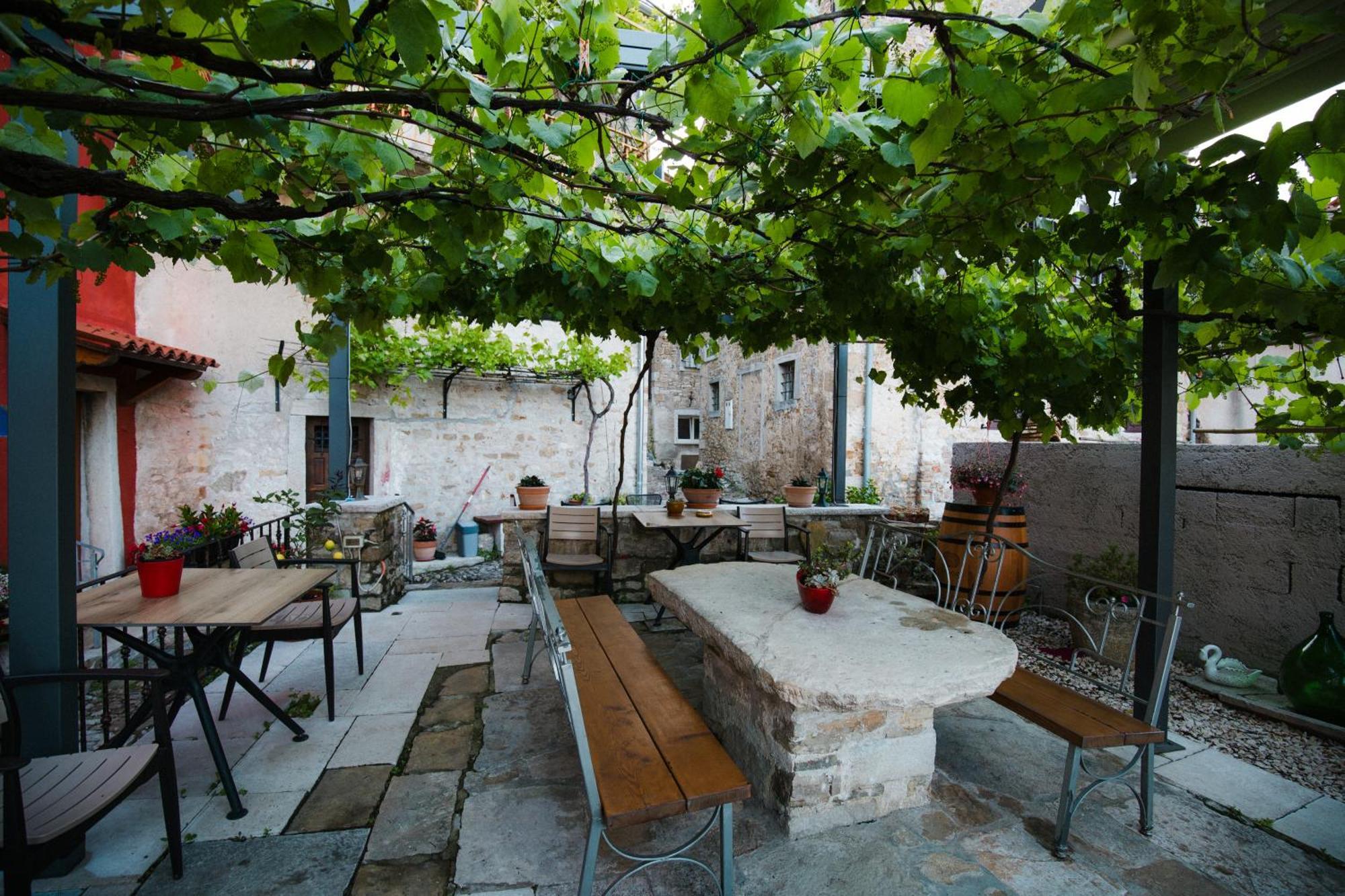 Guesthouse Villa Marija Motovun Bagian luar foto